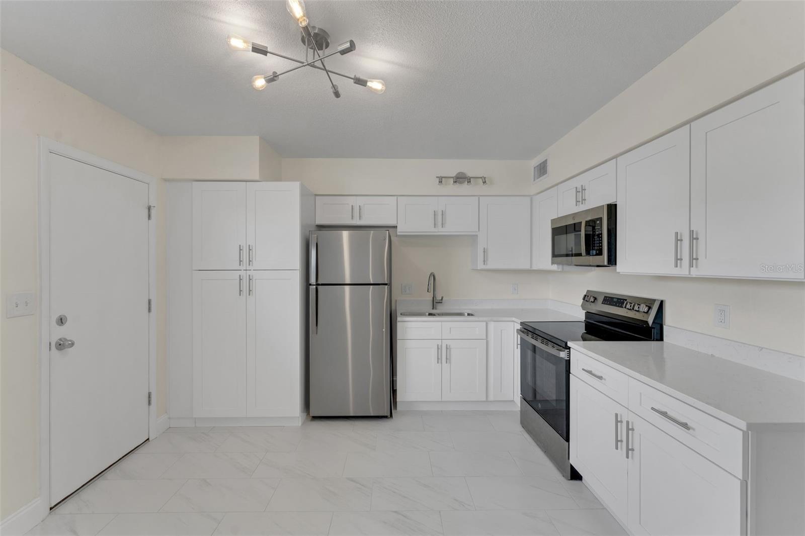 4328 Edgewater Drive, FL