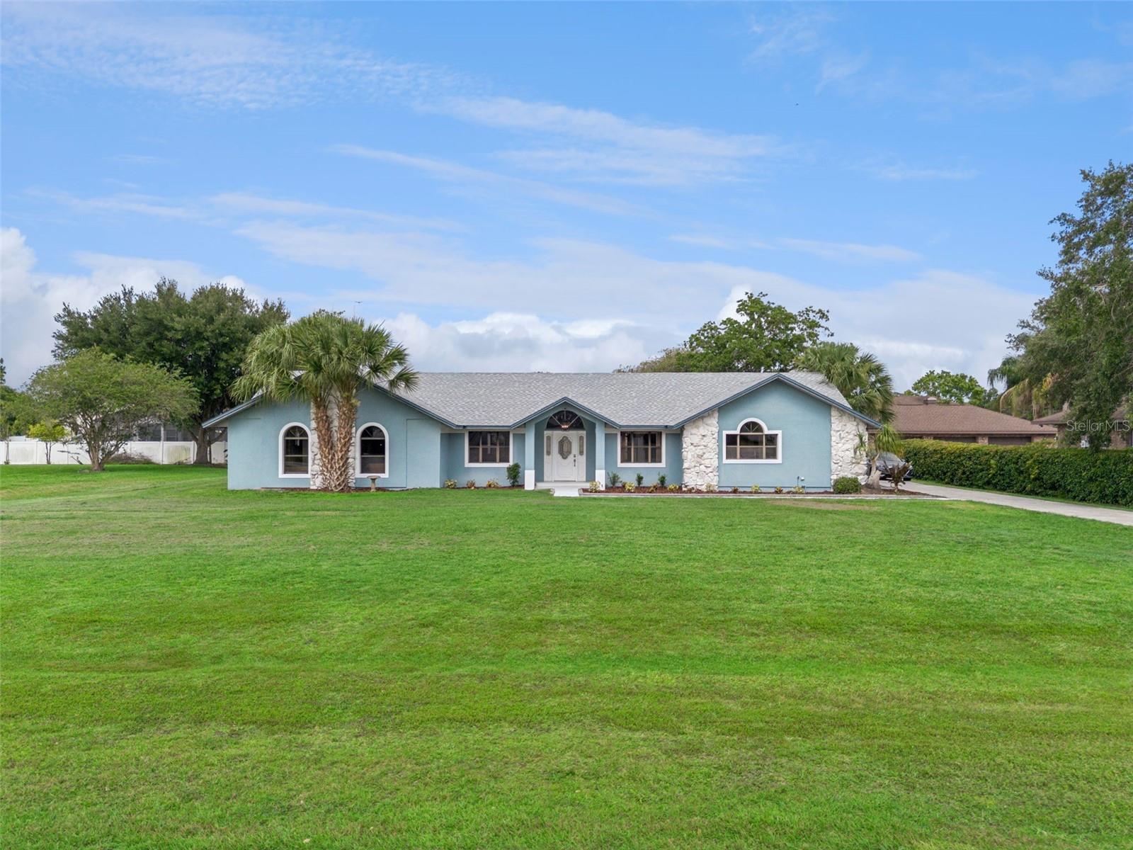 2827 Shadow Wood Court, FL