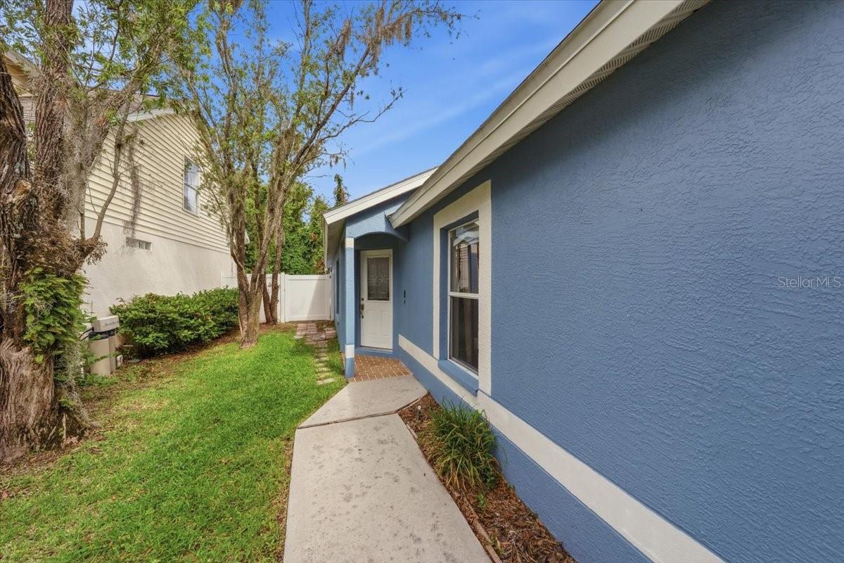 5863 Meadowpark Place, FL
