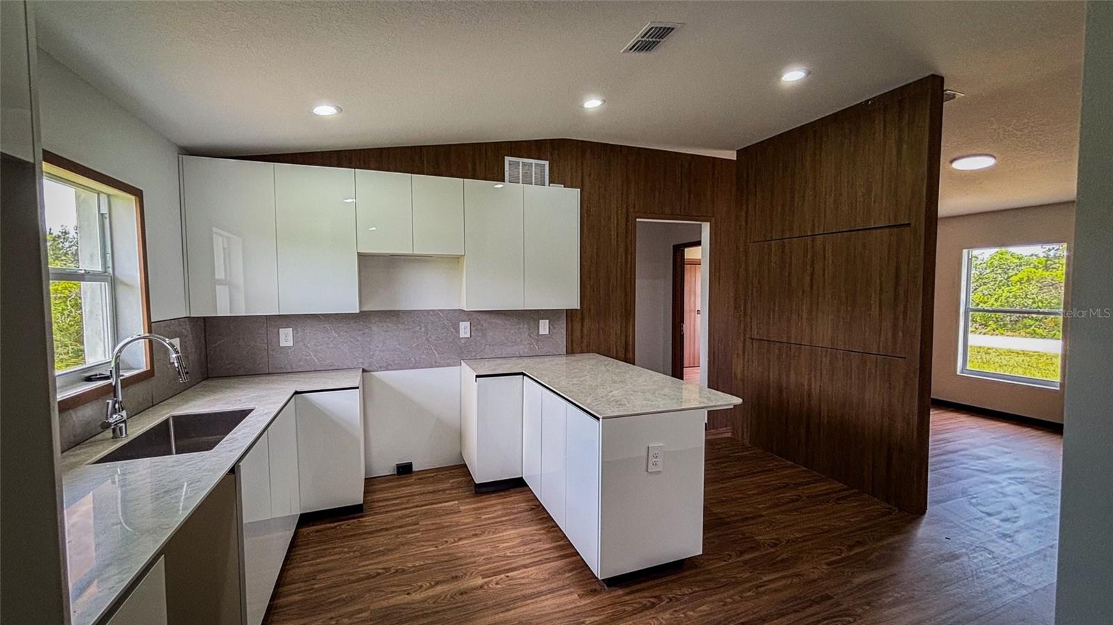35 Juniper Trail Circle, FL