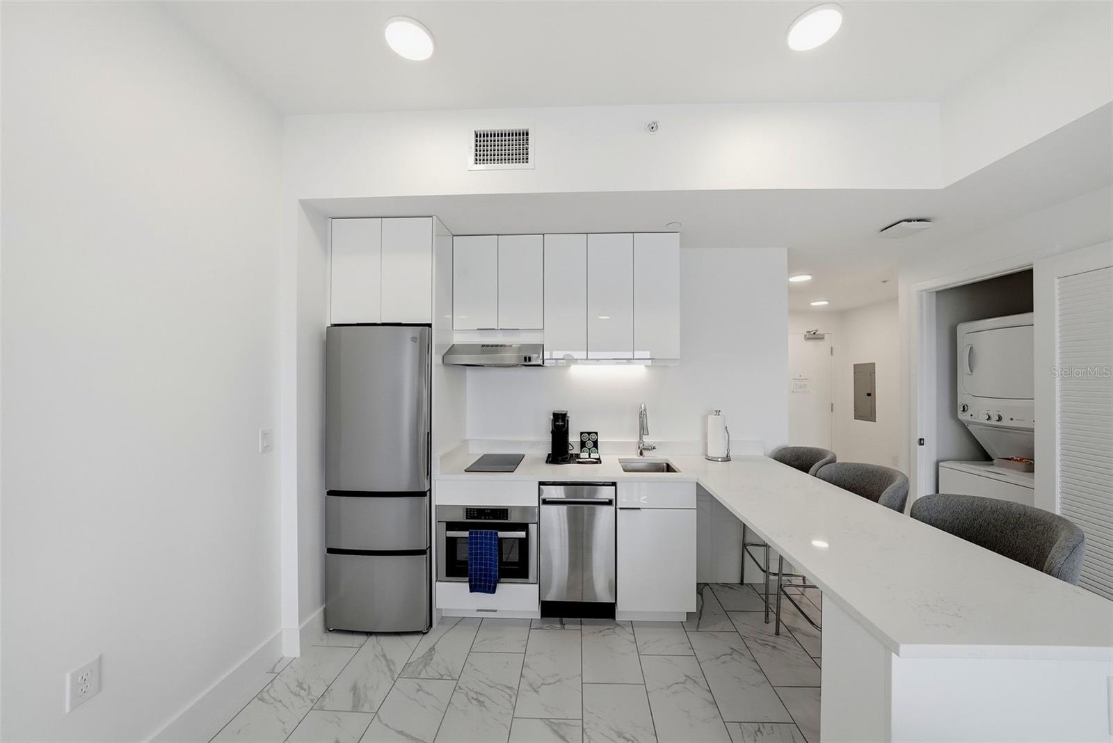 411 Shore Drive, FL
