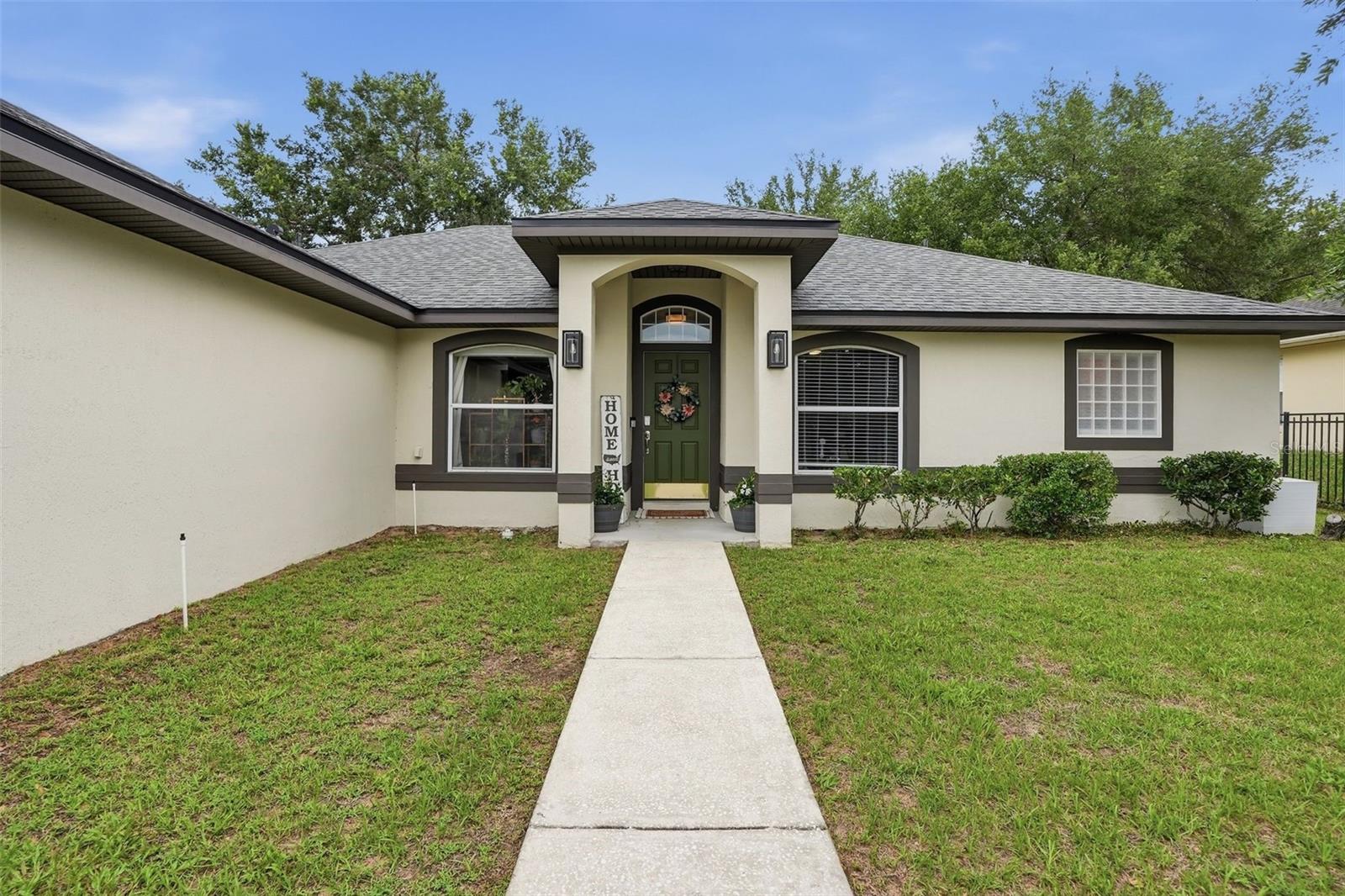 1917 Southern Oak Loop, FL