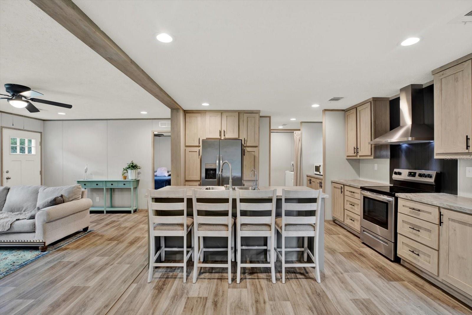 2845 Lakefront Drive, FL