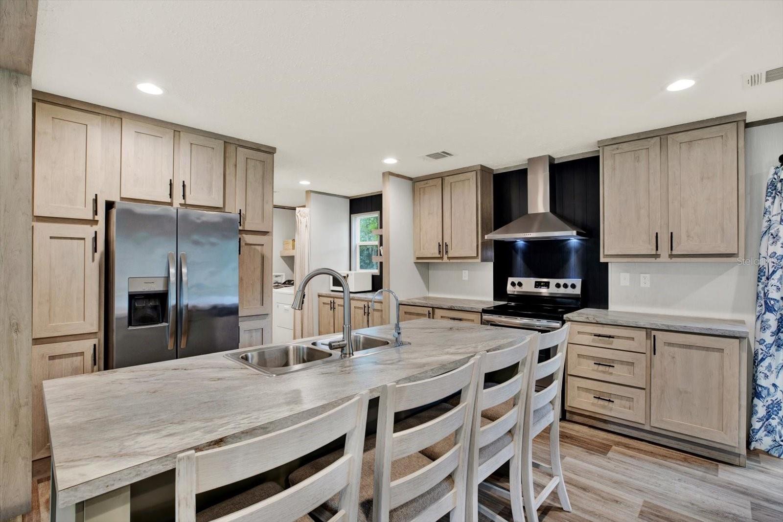 2845 Lakefront Drive, FL