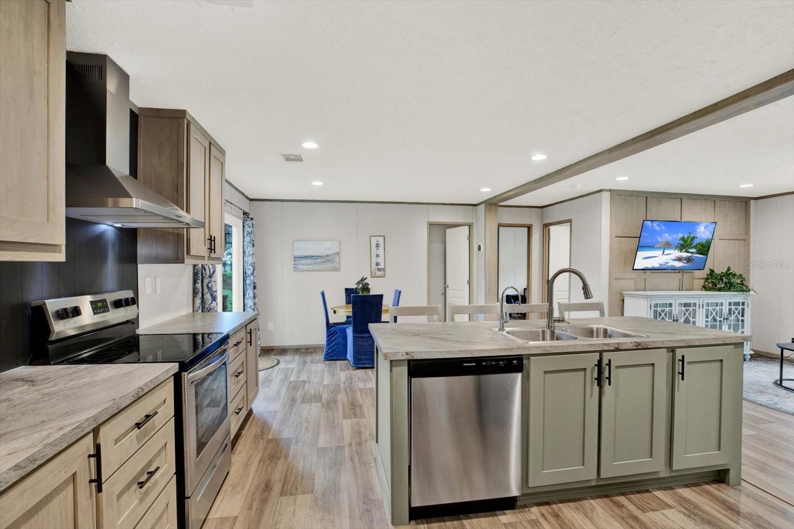 2845 Lakefront Drive, FL