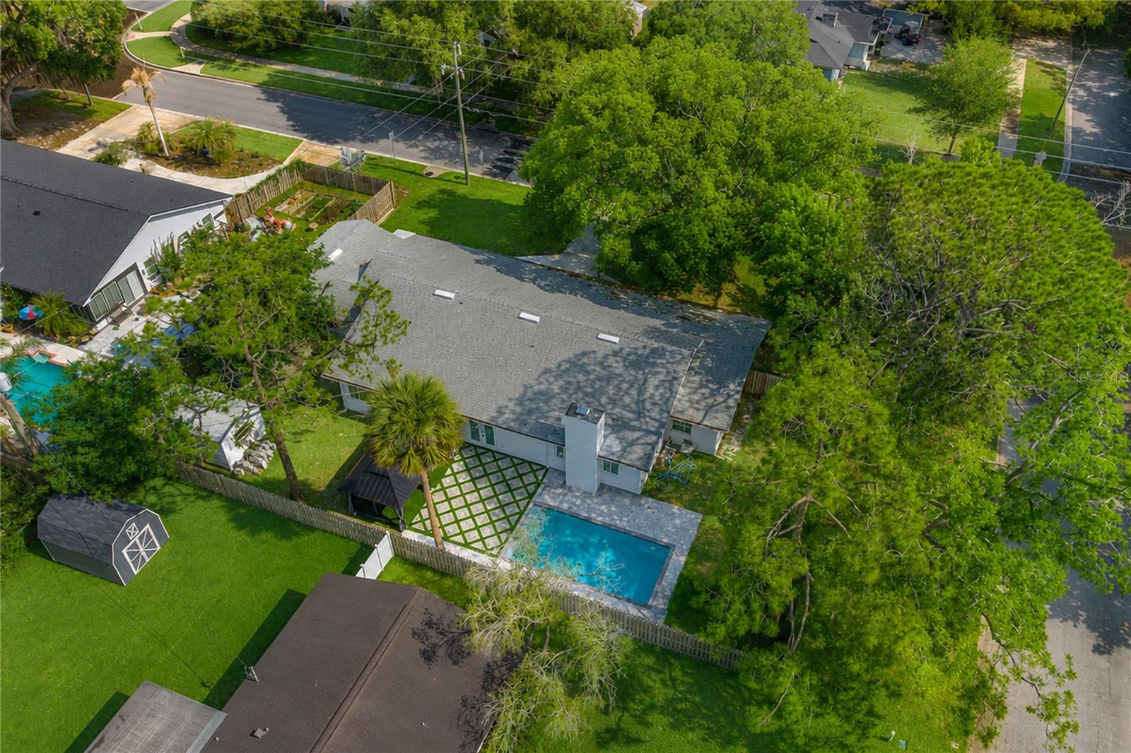 20 Division Street, FL