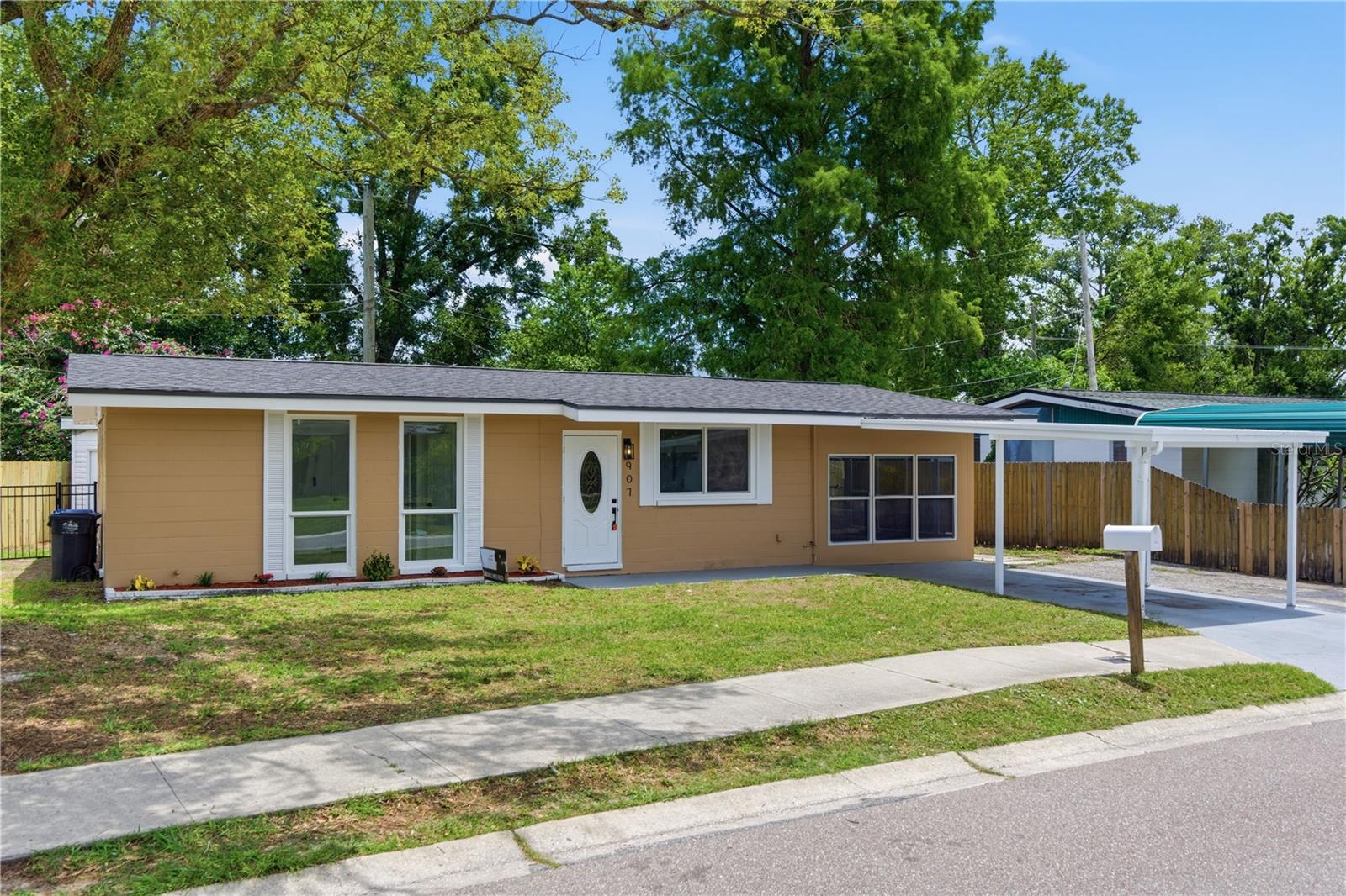907 Leisure Avenue, FL
