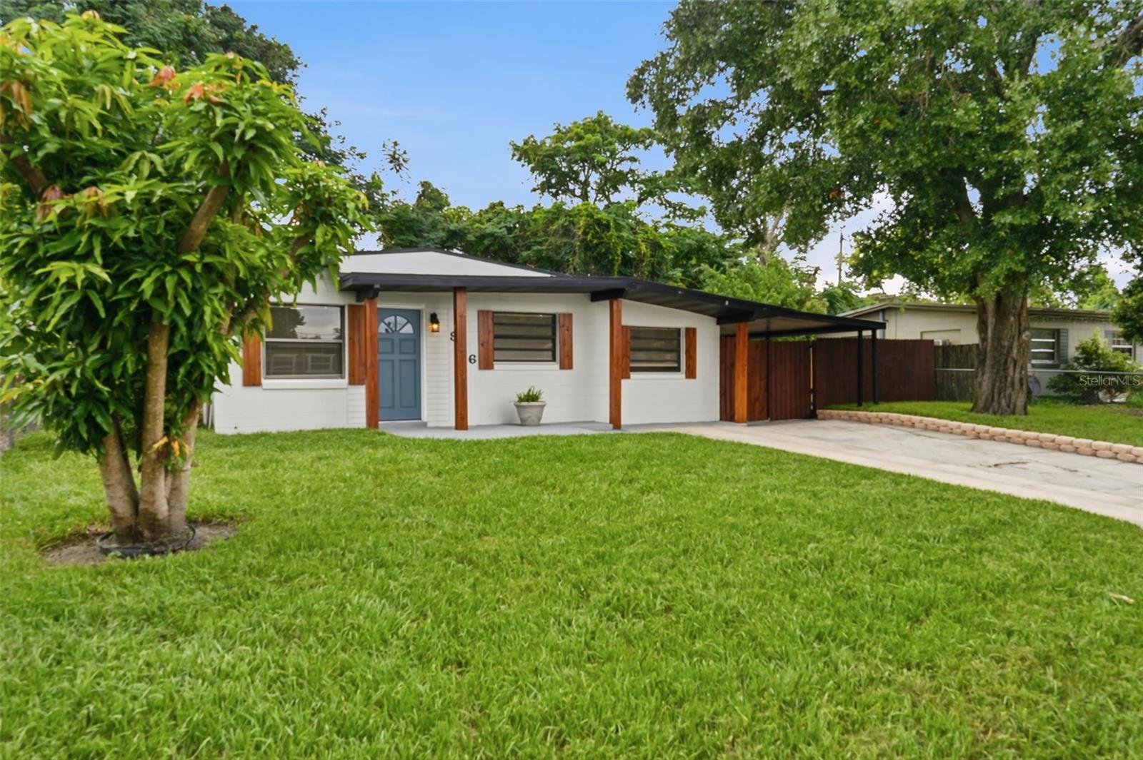 906 Sabrina Drive, FL