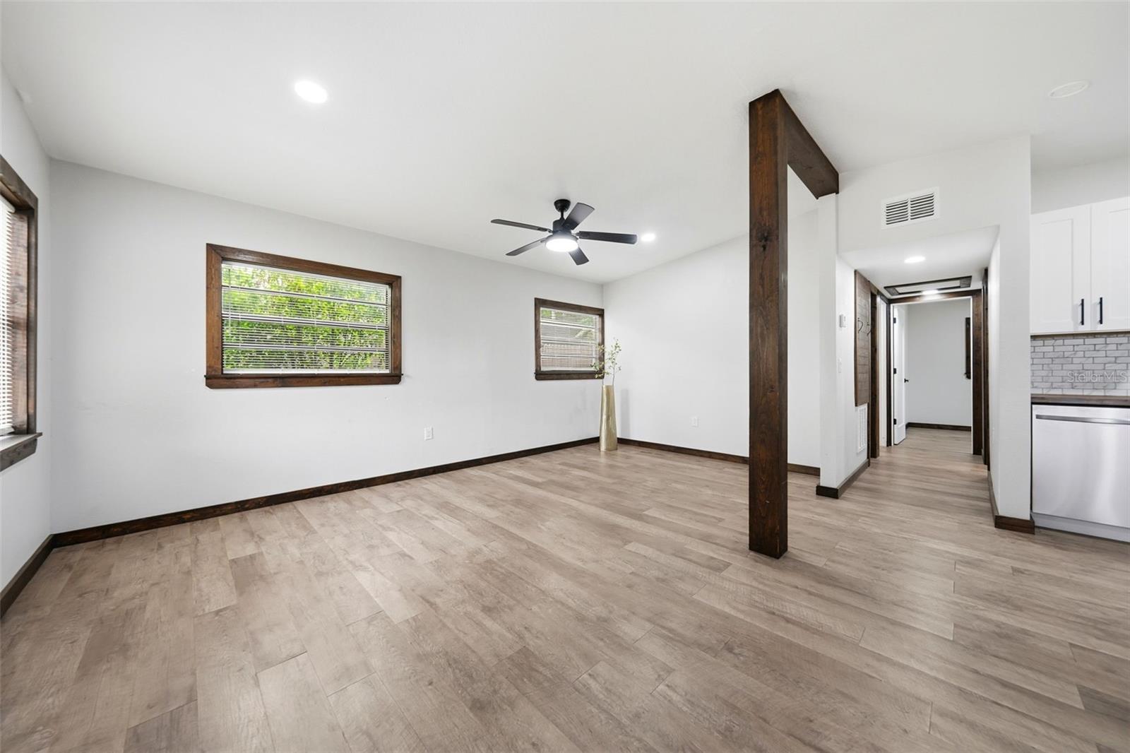 906 Sabrina Drive, FL