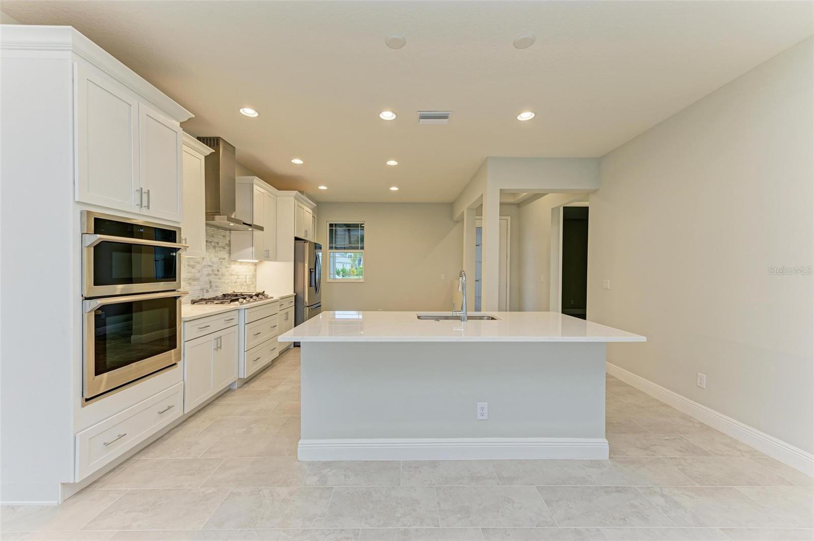 172 Van Gogh Cove, FL