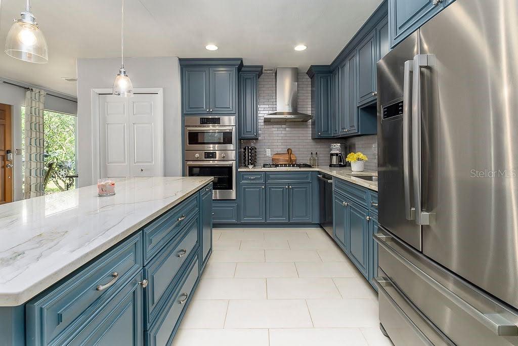 11 University Circle, FL