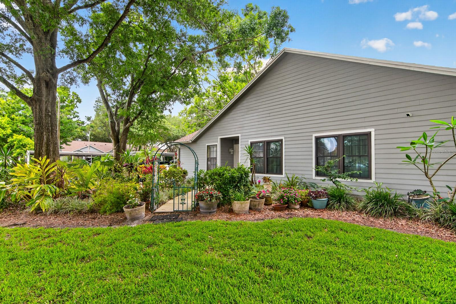 2728 Bentley Drive, FL