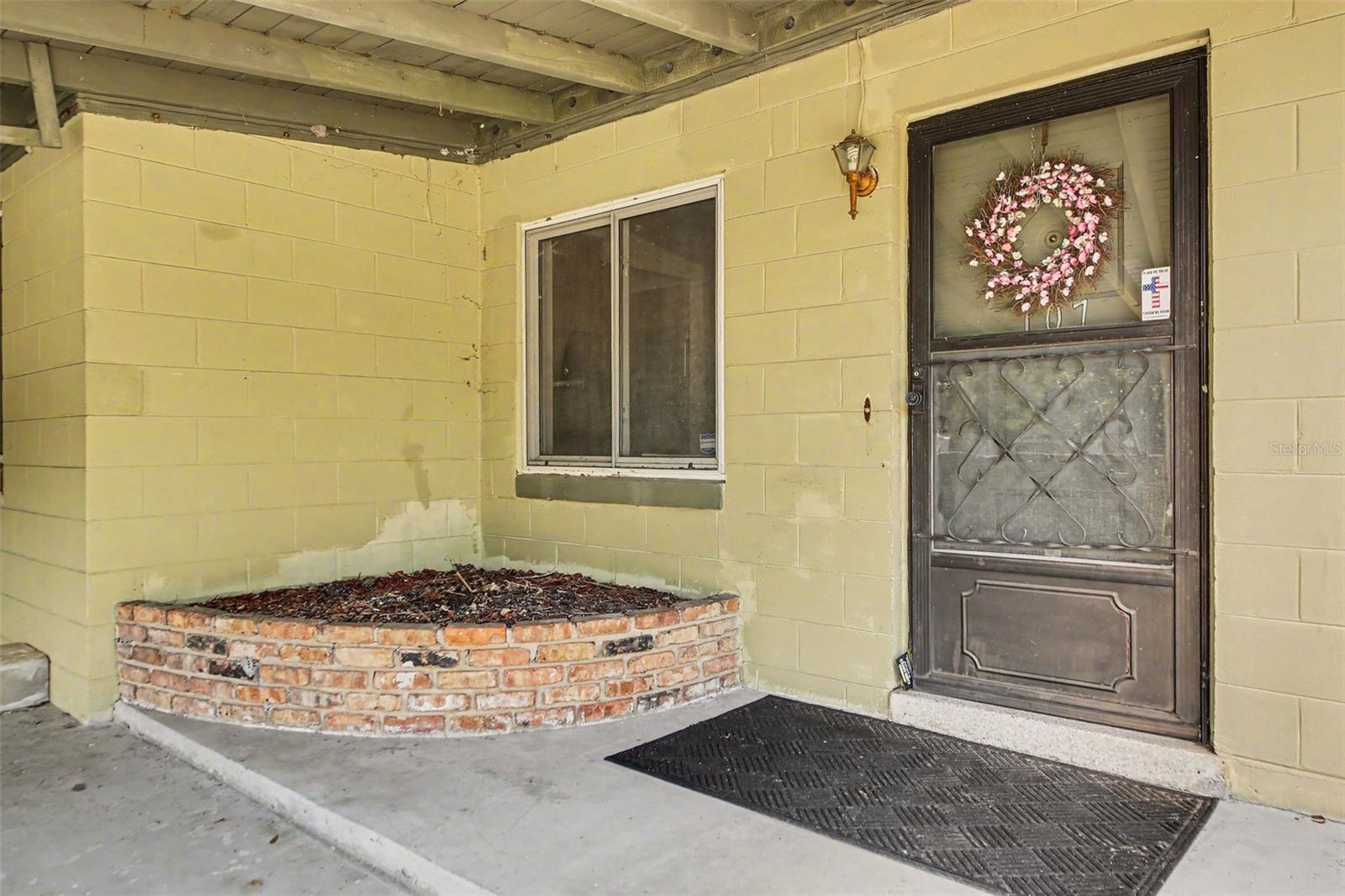 107 Fairlane Circle, FL