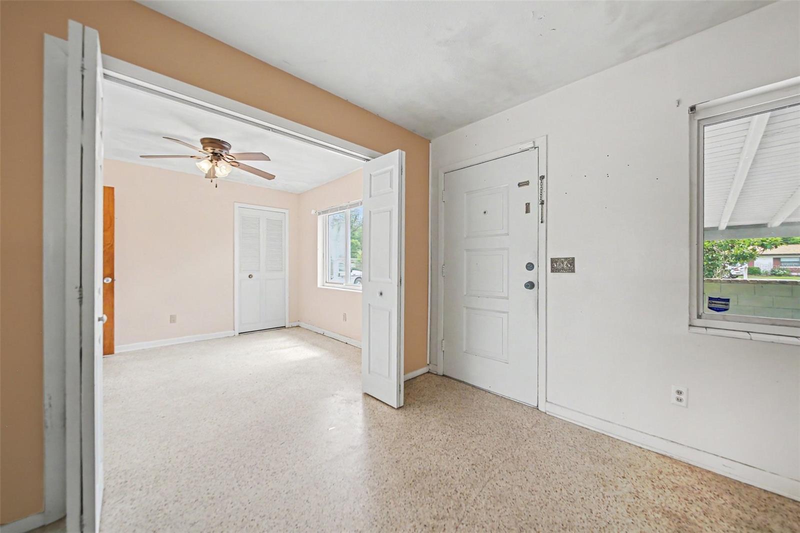 107 Fairlane Circle, FL