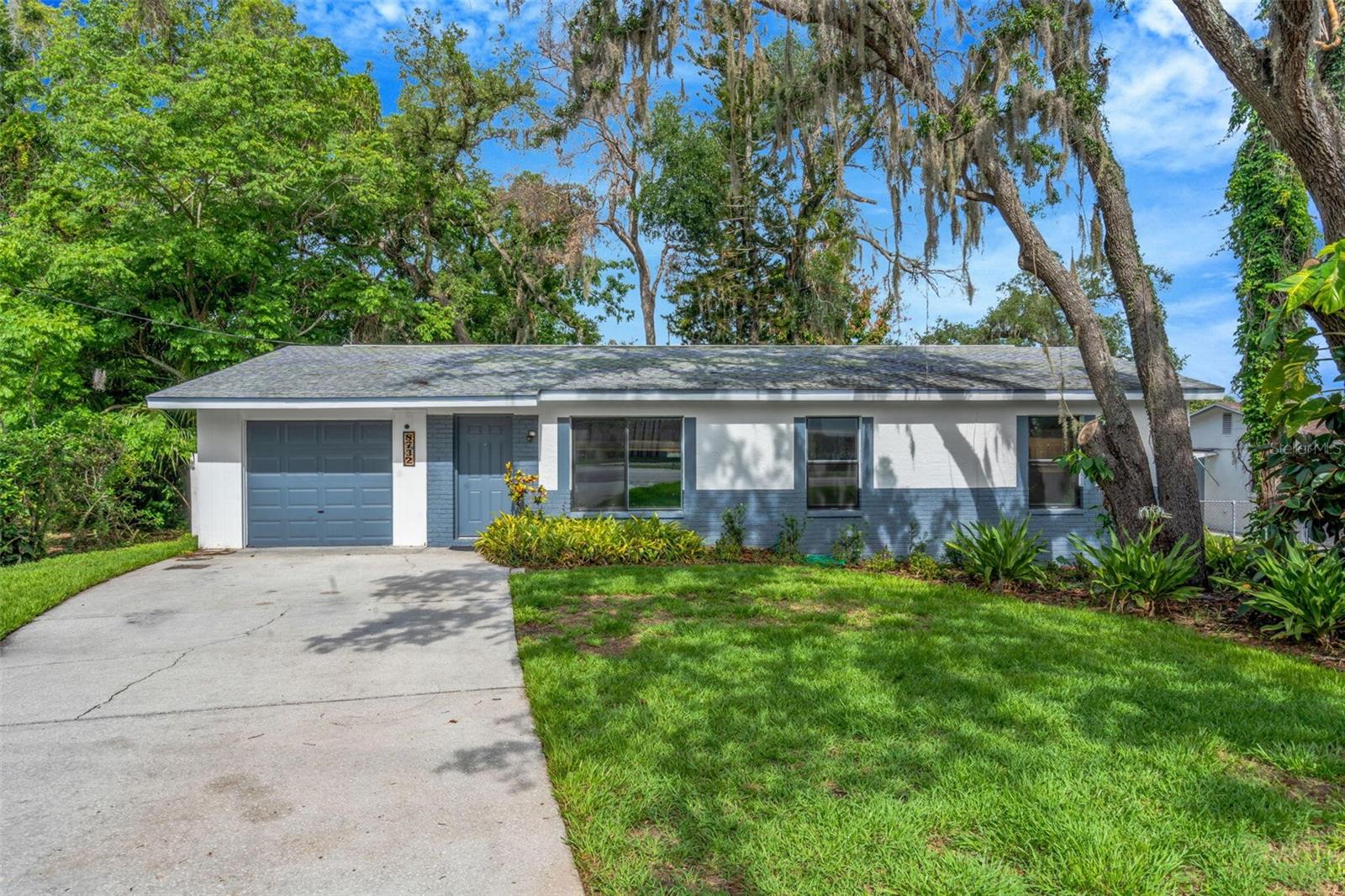 8732 Overlook Drive, FL
