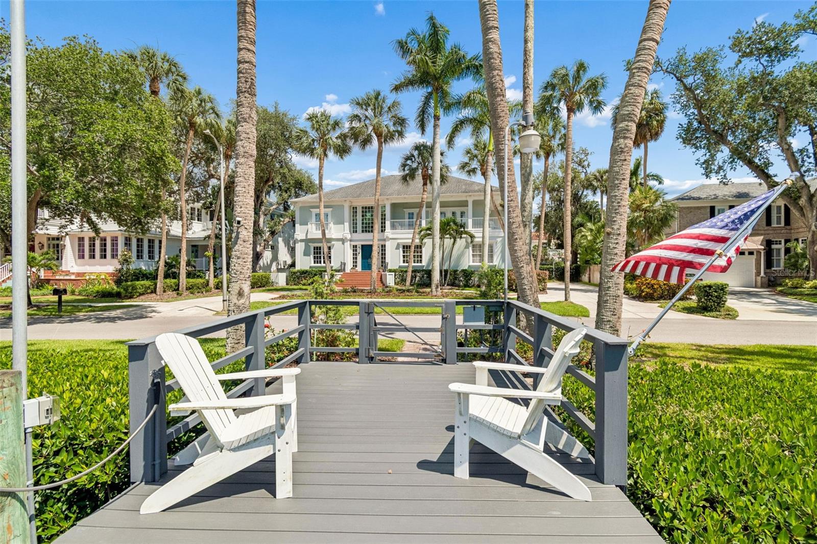 814 Bayside Drive, FL