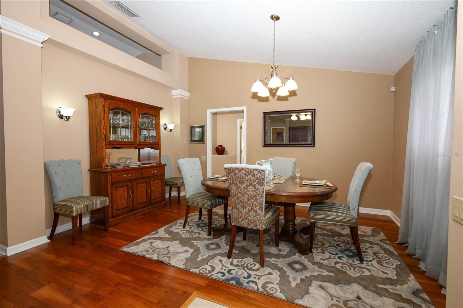 8 Roseberry Court, FL