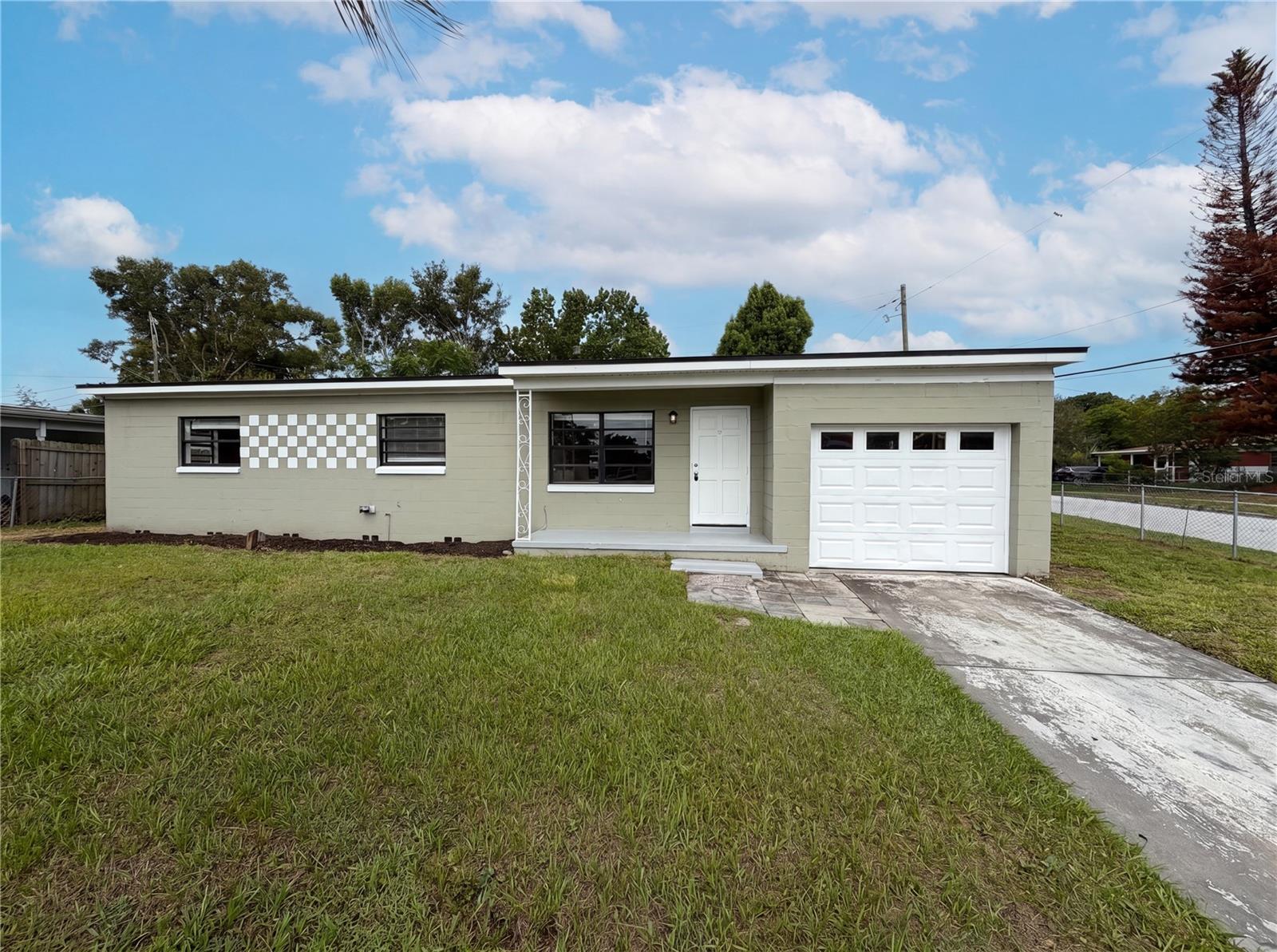 702 Solandra Drive, FL