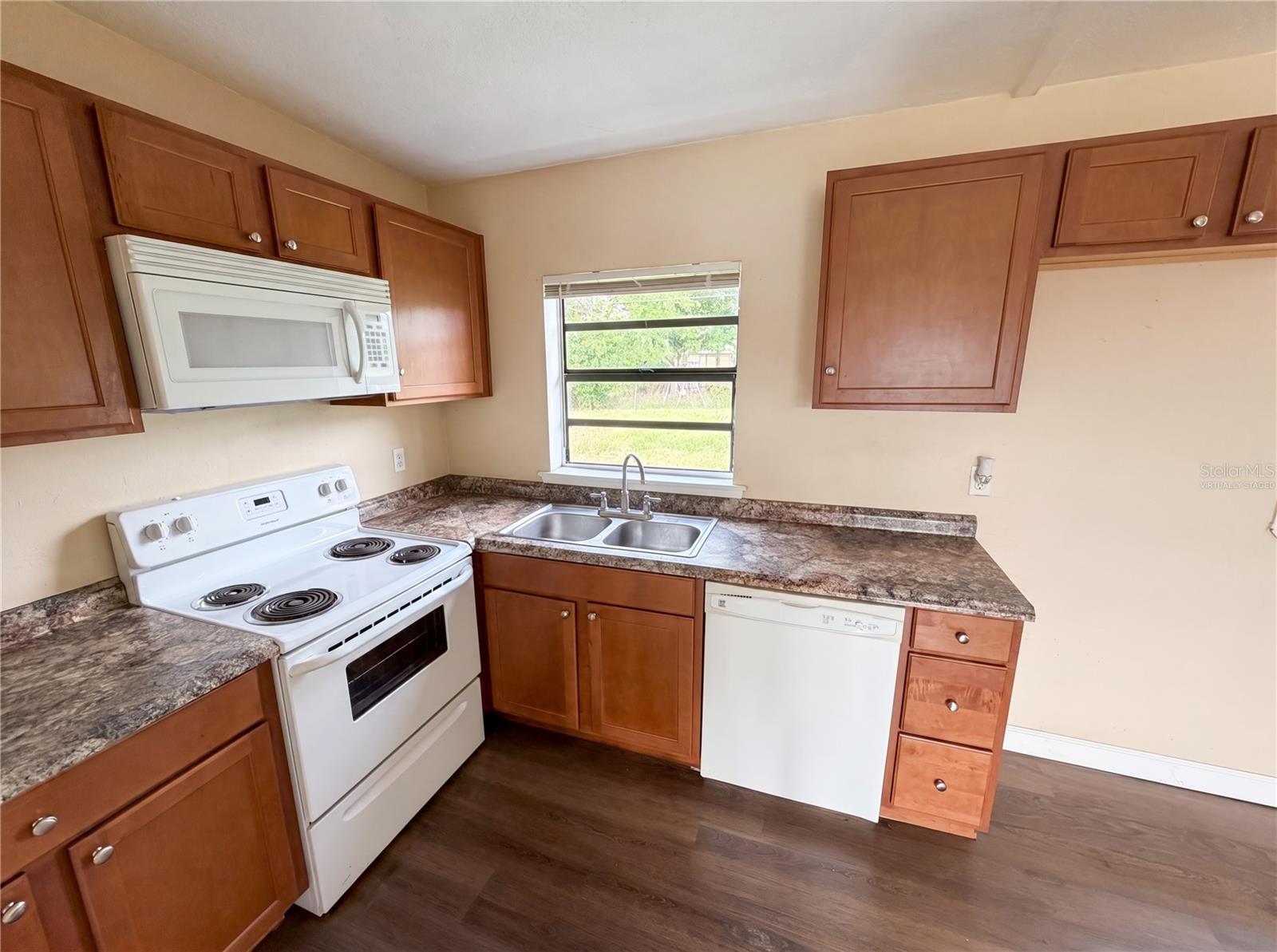 702 Solandra Drive, FL
