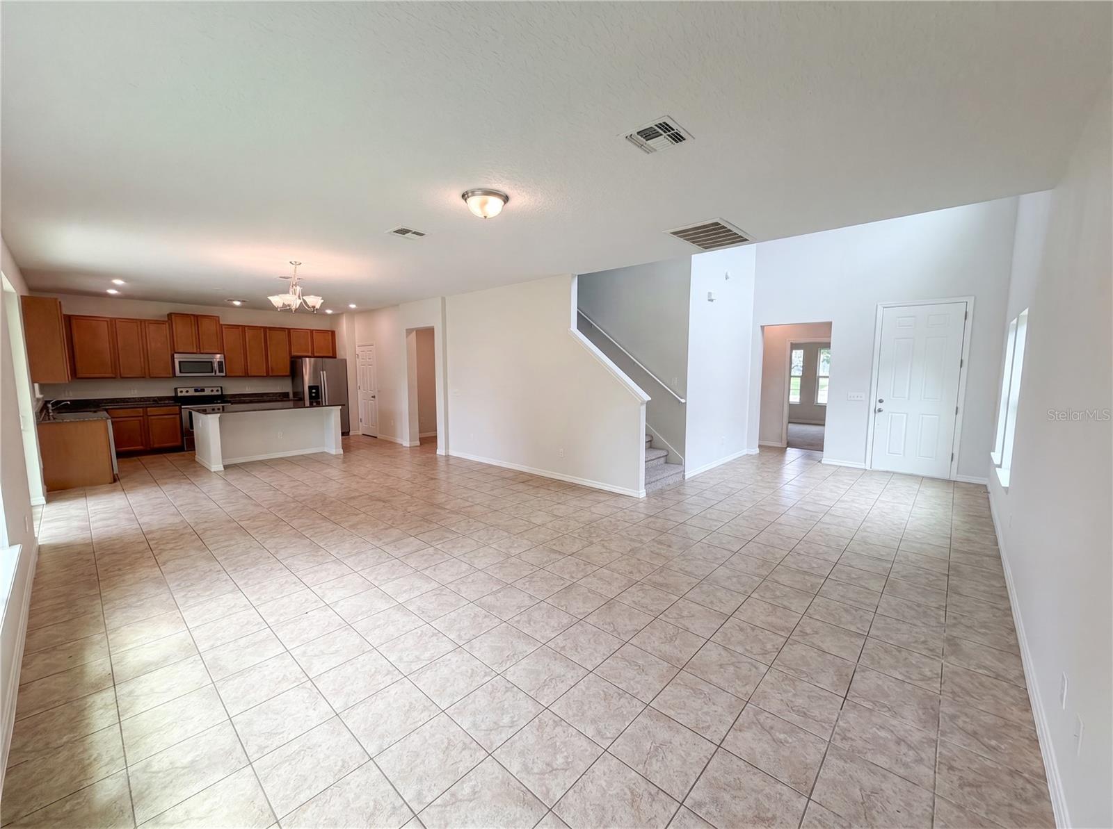 811 Maple Leaf Loop, FL