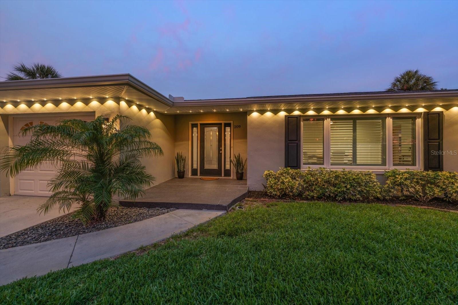 209 Live Oak Lane, FL