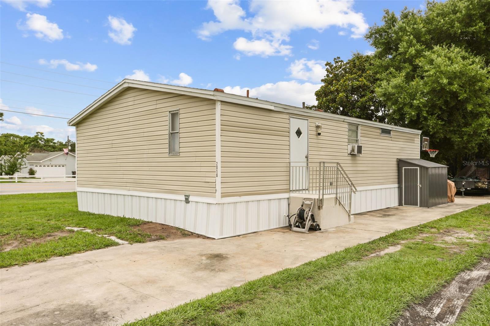 2016 Oak Street, FL