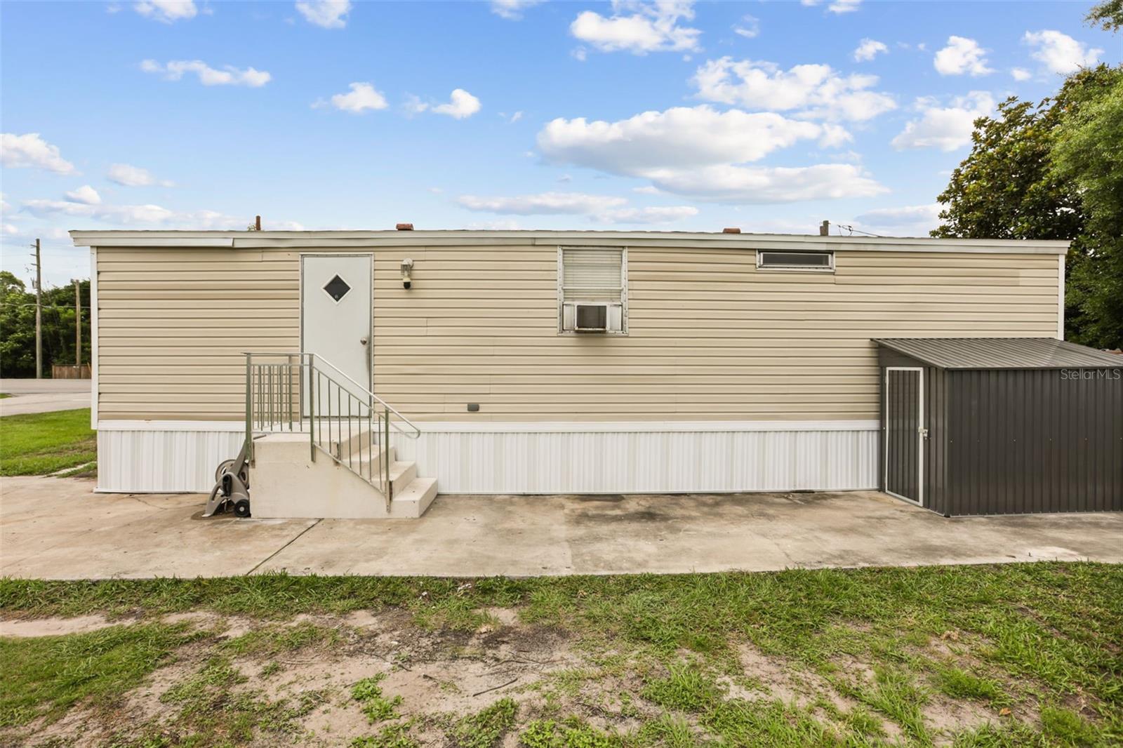 2016 Oak Street, FL