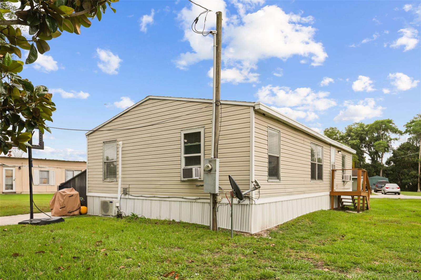 2016 Oak Street, FL