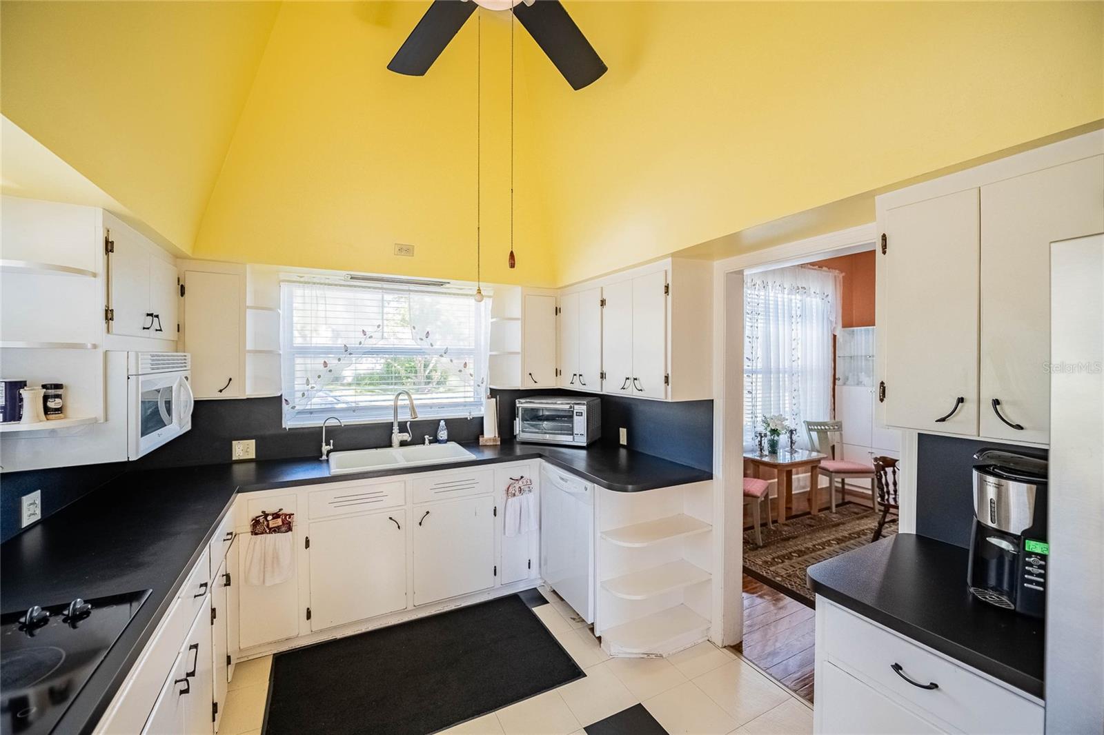 102 Lakeshore Boulevard, FL