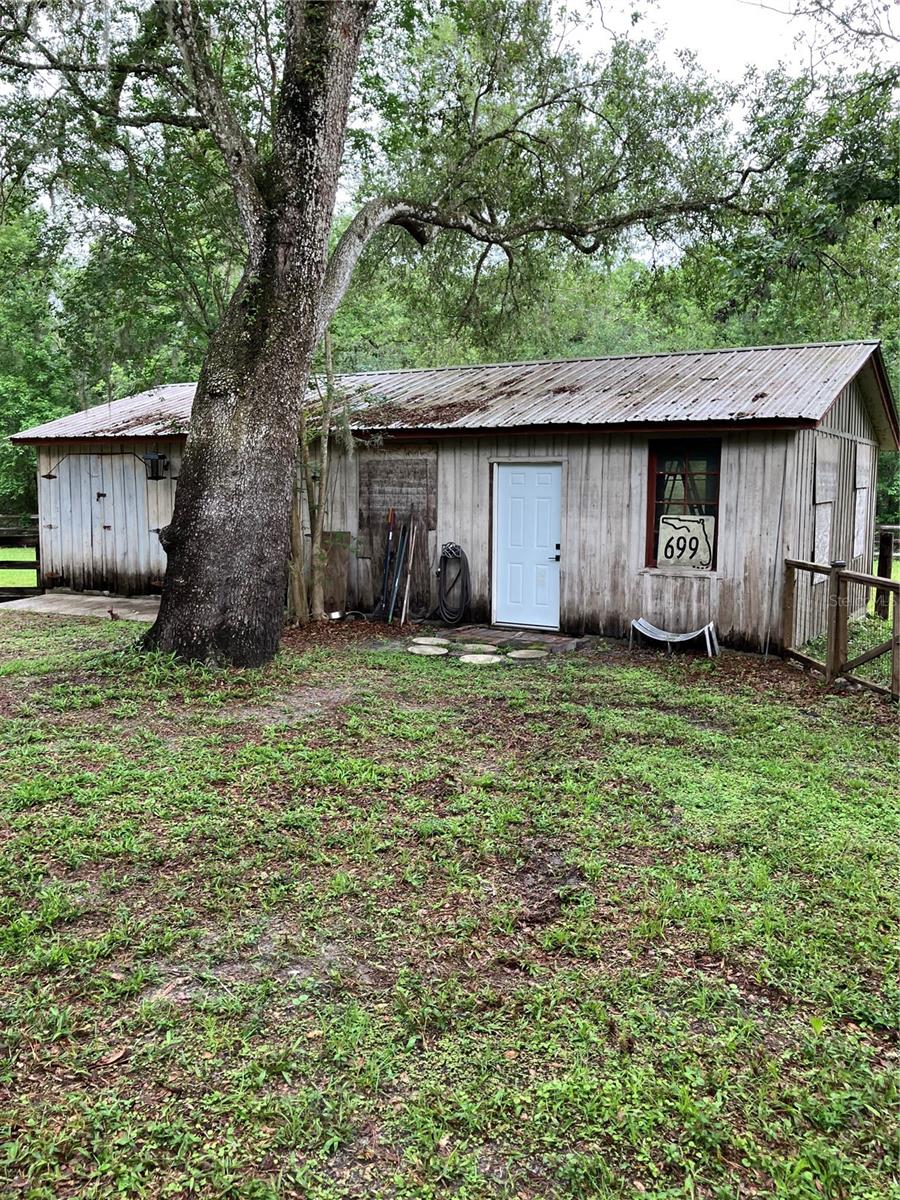 39001, 39005 State Road 575, FL