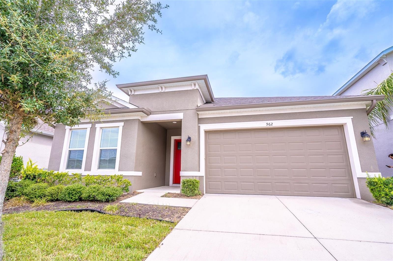 962 Grand Hilltop Drive, FL