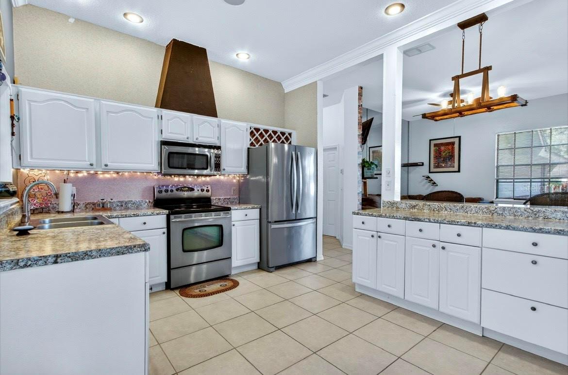 1014 Willa Lake Circle, FL