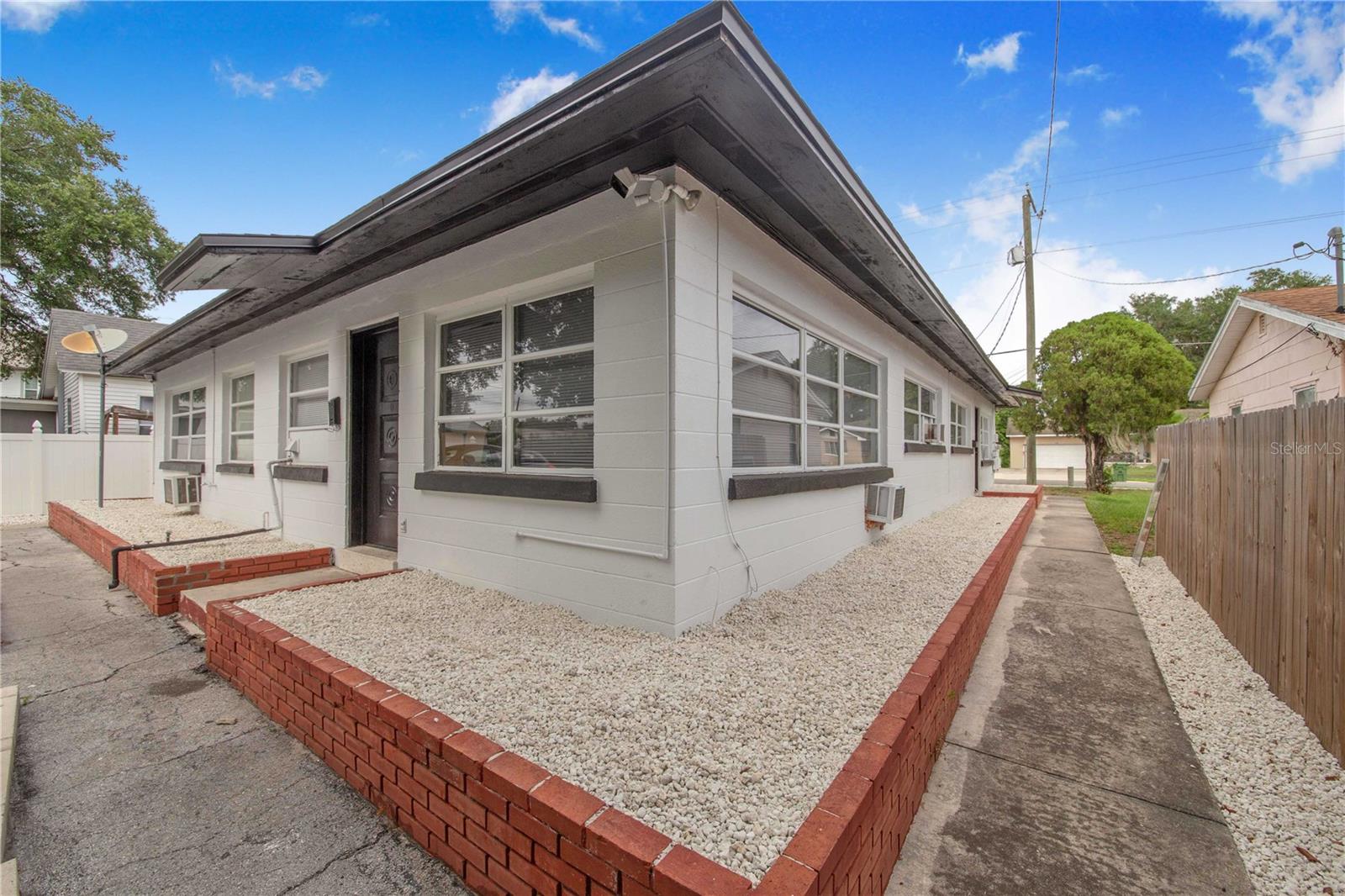 275 7th Street, FL