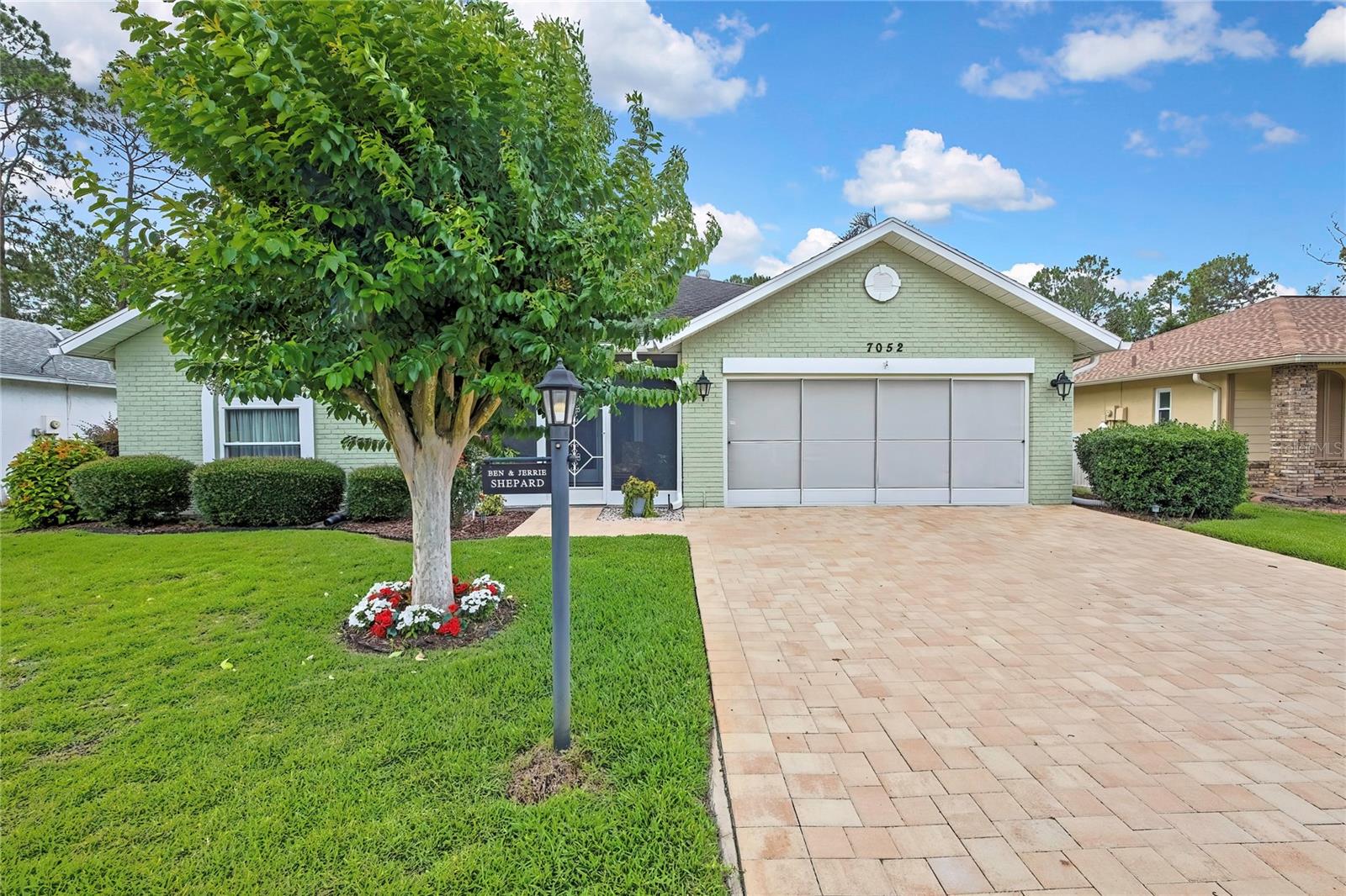 7052 Sparkling Creek Court, FL