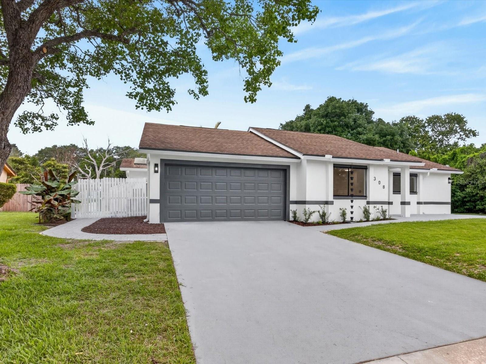 308 Shadow Bay Drive, FL