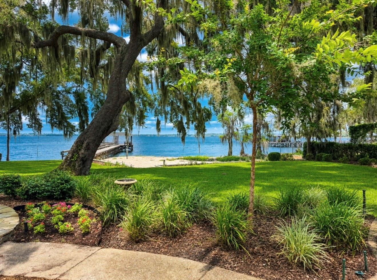 1341 Lakeshore Drive, FL