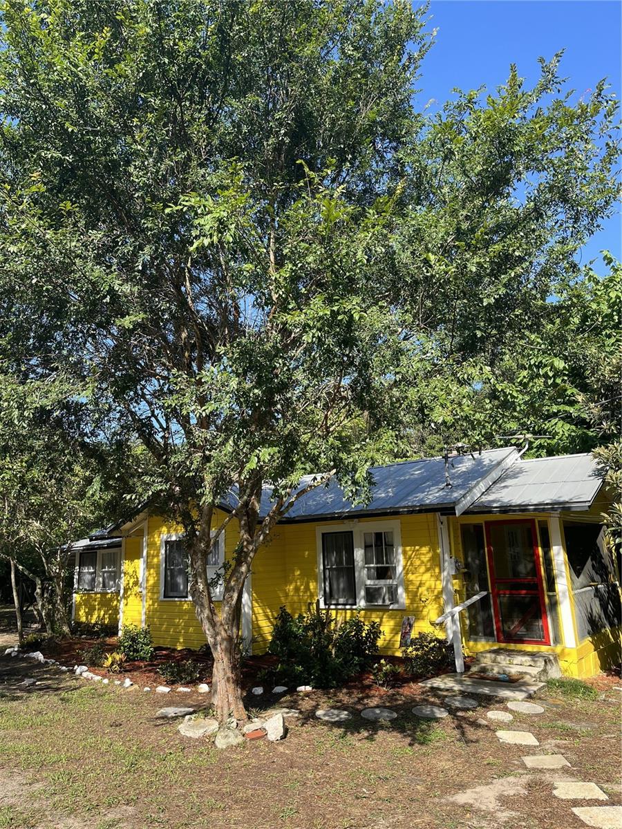 17847 County Road 455, FL