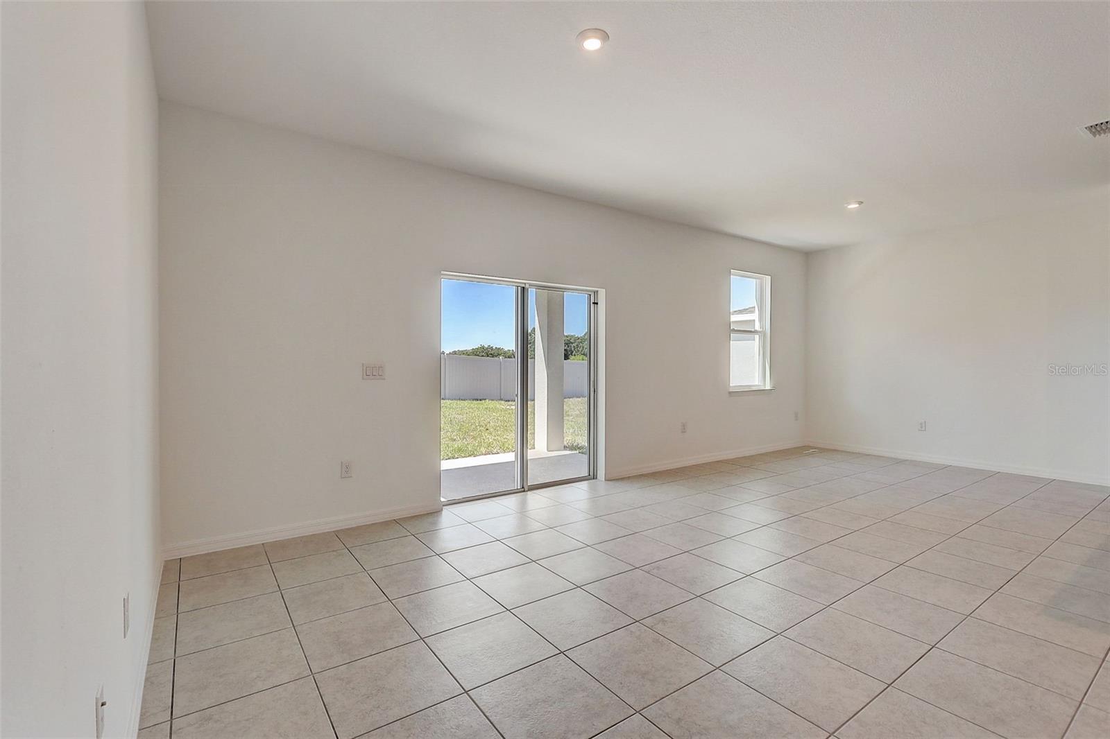 818 Pepple Crest Lane, FL