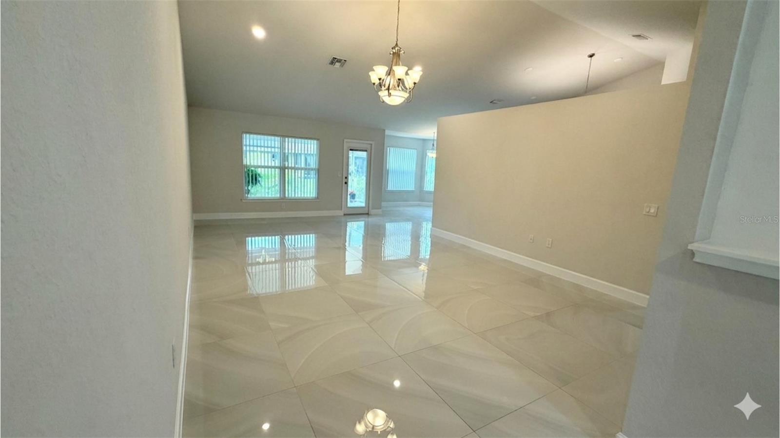 372 Rockland Street, FL