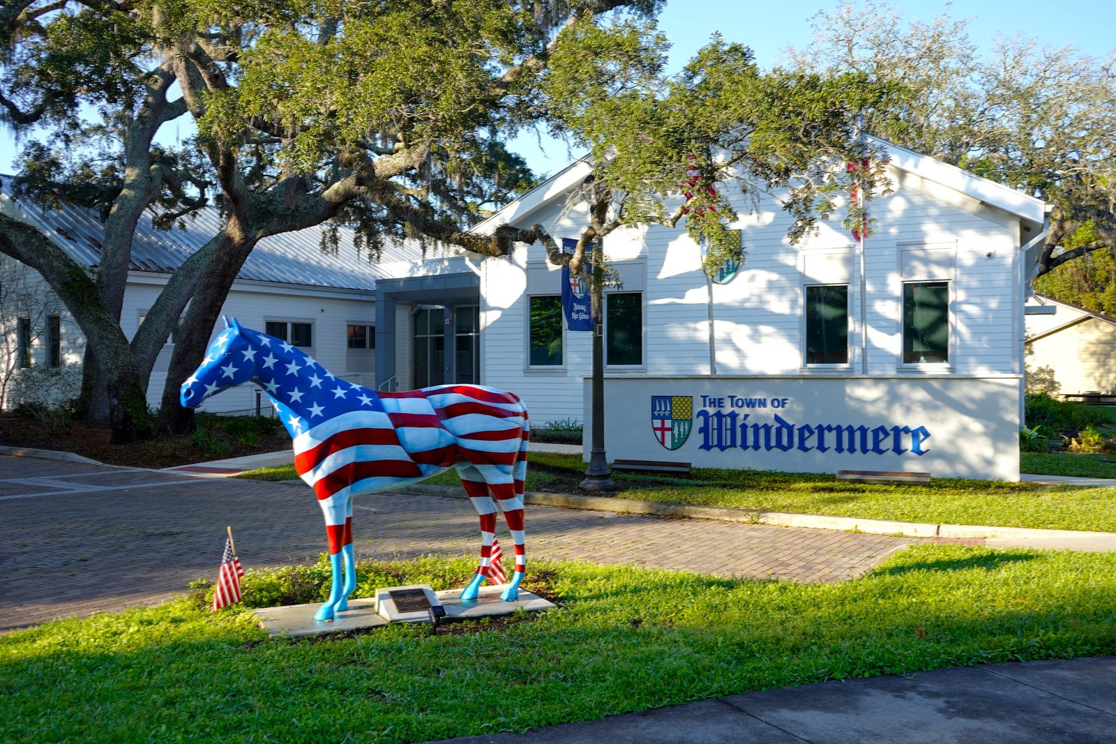 American flag-painted horse statue at the Town of Windermere town hall